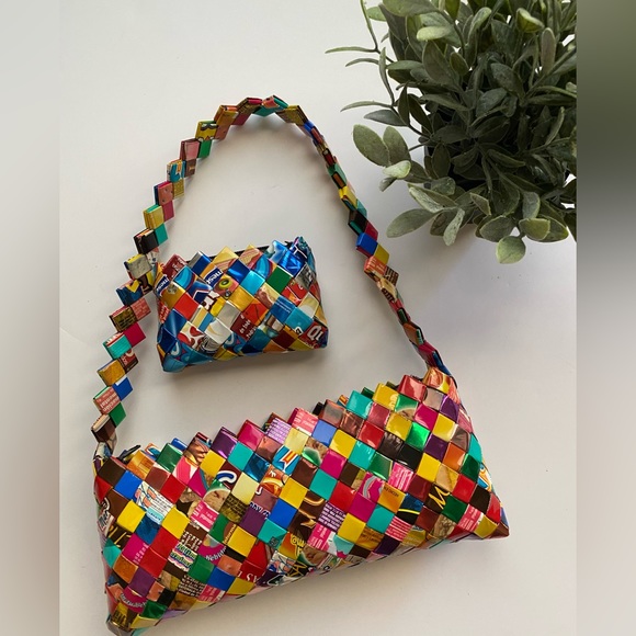 Candy and gum Wrapper Custom Handbag with change purse.  Zipper closure on both - Picture 11 of 13